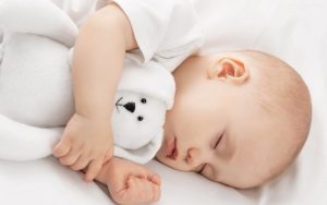 trẻ sơ sinh ngủ ngày mấy tiếng