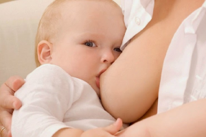 Sữa mẹ là thức ăn tốt nhất cho trẻ