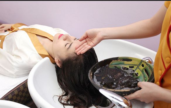 Rụng tóc sau sinh và cách trị rụng tóc sau sinh tại nhà.