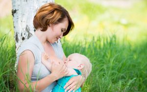 10 lợi ích khi nuôi con bằng sữa mẹ 