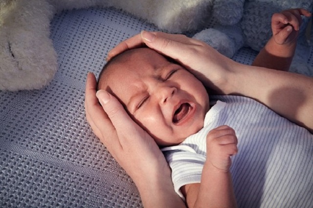 Trẻ sơ sinh ngủ bao nhiêu tiếng 1 ngày